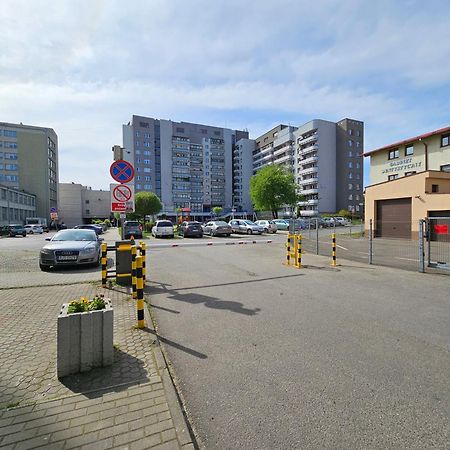 Handy Apartamenty - Mieszkania Na Doby W Centrum Rzeszowa エクステリア 写真