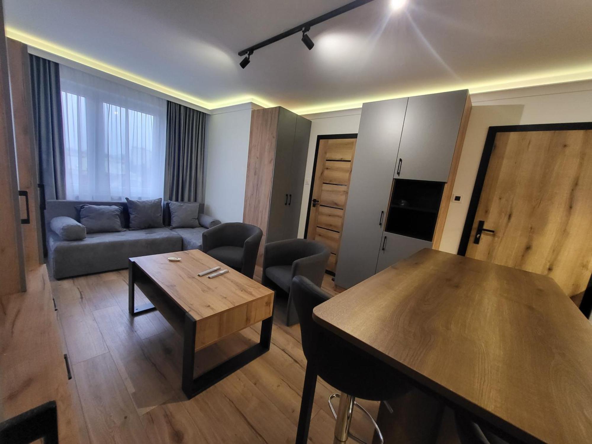 Handy Apartamenty - Mieszkania Na Doby W Centrum Rzeszowa エクステリア 写真