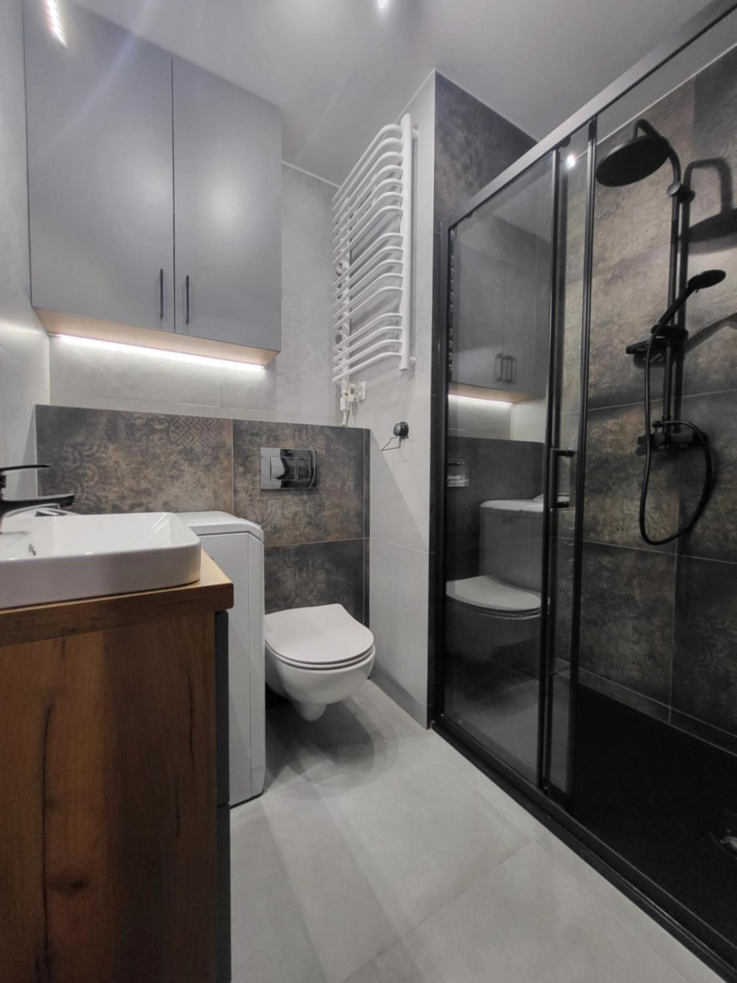 Handy Apartamenty - Mieszkania Na Doby W Centrum Rzeszowa エクステリア 写真